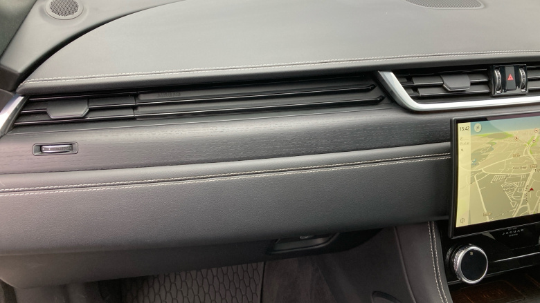 Jaguar F-Pace 2.0 D200 R-Dynamic Black 5dr Auto AWD Diesel Estate